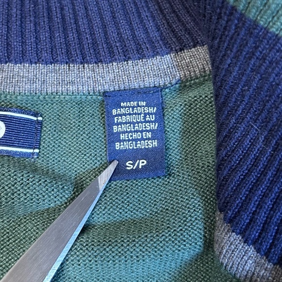 Izod Quarter Zip Green Pullover - Picture 4 of 9